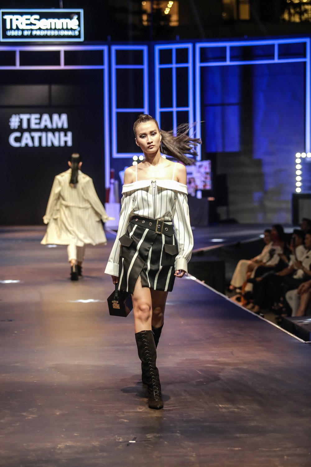 TEAM CA TINH (MINH TU_CHUNG THANH PHONG_DAU TRUONG PHONG CACH) (3) 16