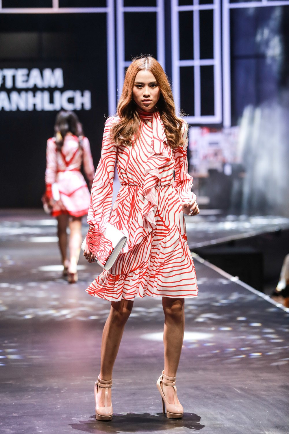 TEAM THANH LICH (PHAM HUONG_LE THANH HOA_DAU TRUONG PHONG CACH) (15) 8