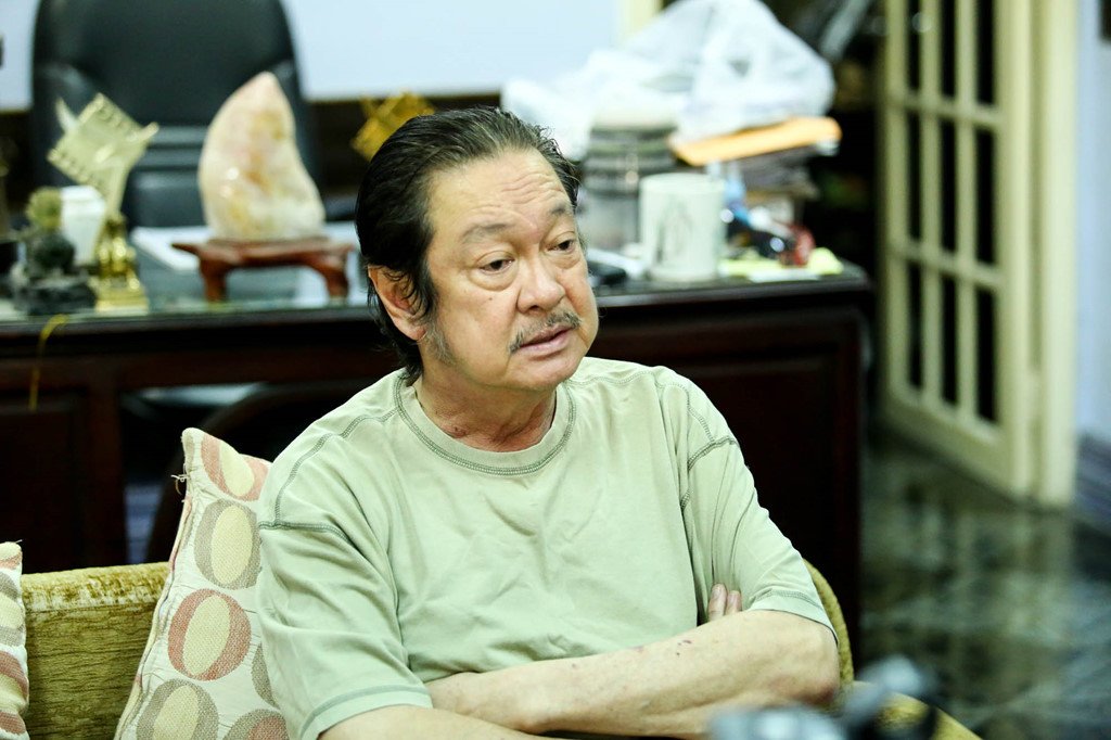 Nghe si Chanh Tin o tuoi U70: 3 lan pha san, van cong lung kiem tien hinh anh 1