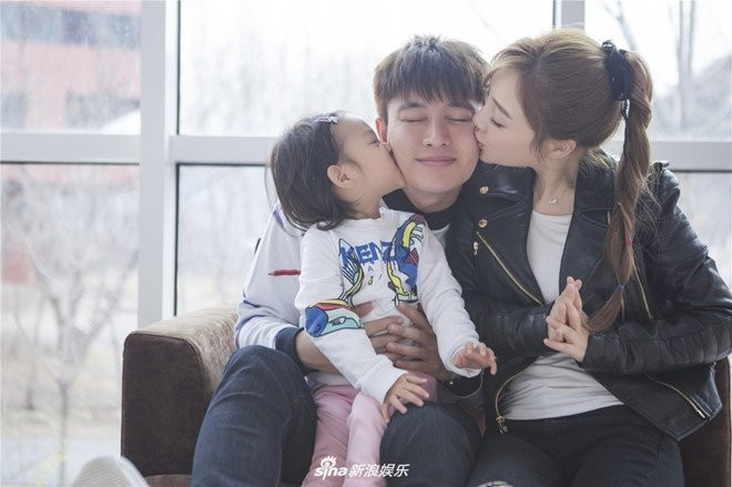 Ly Tieu Lo bi khui lai on ao clip nong sau vu ngoai tinh voi ca si hinh anh 2