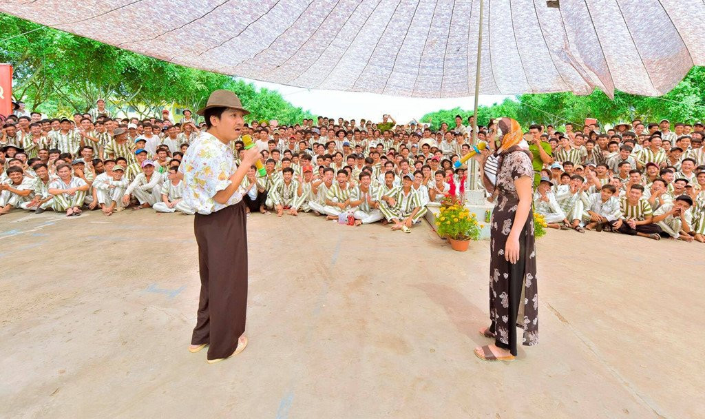 Dam Vinh Hung, Truong Giang bieu dien o trai giam ngay can Tet hinh anh 1