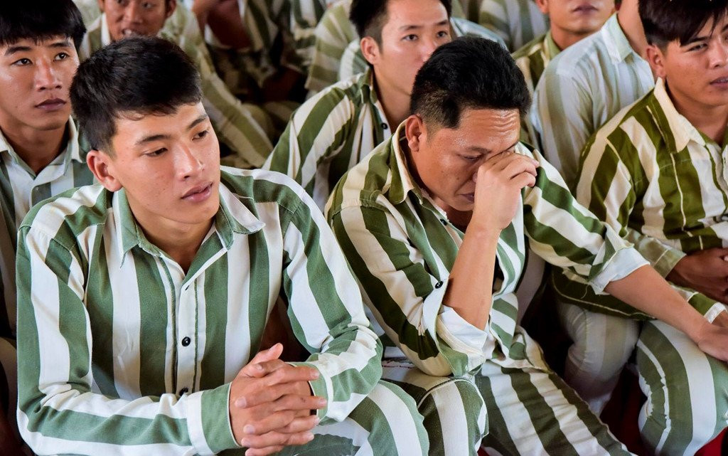 Dam Vinh Hung, Truong Giang bieu dien o trai giam ngay can Tet hinh anh 3