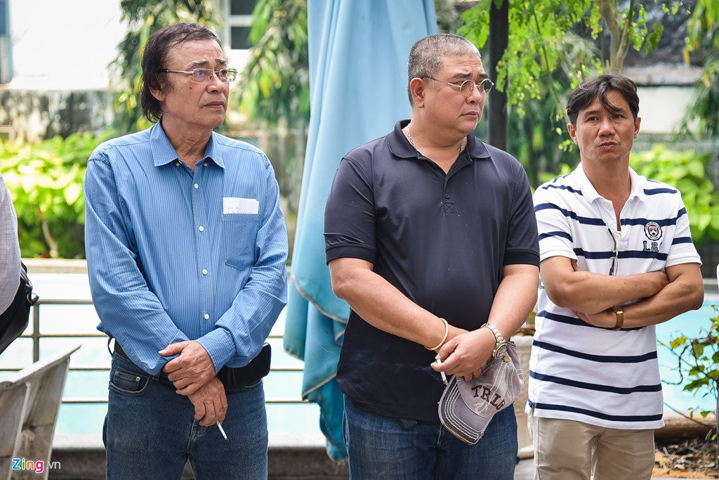 Nghe si Sai Gon nghen ngao trong le tang Nguyen Hau ngay cuoi nam hinh anh 9