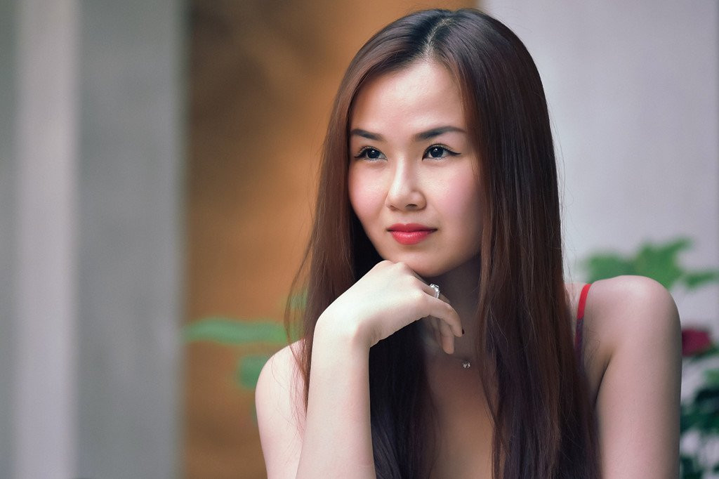 Ha Tram: 'Suy sup vi ban trai phan boi, suyt bi bau show cuong hiep' hinh anh 7