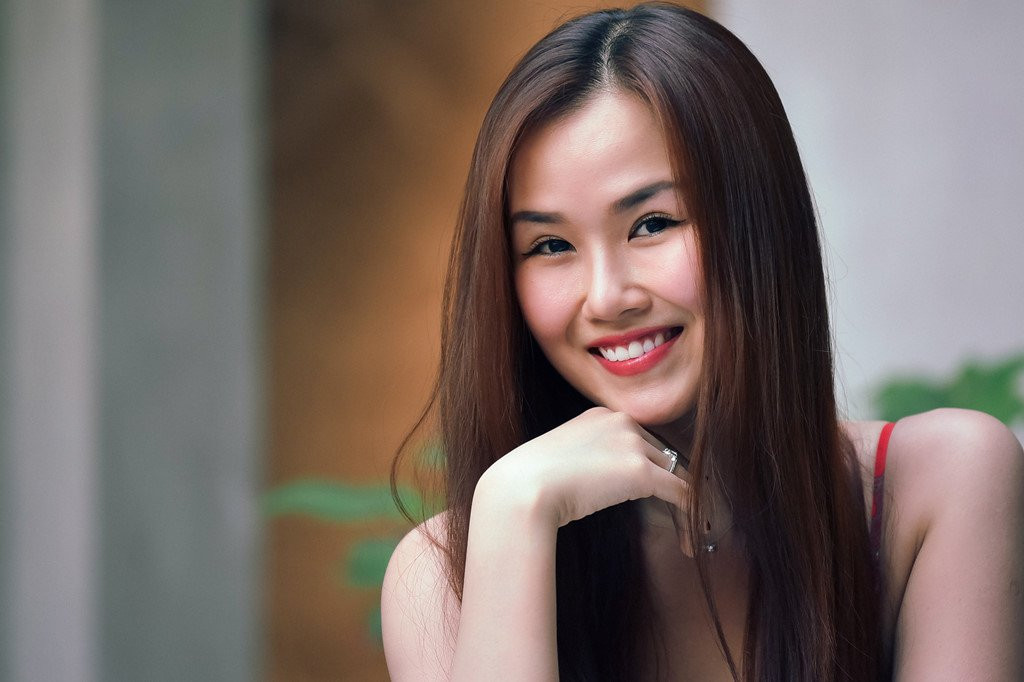 Ha Tram: 'Suy sup vi ban trai phan boi, suyt bi bau show cuong hiep' hinh anh 1