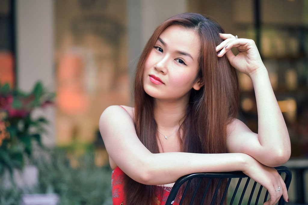 Ha Tram: 'Suy sup vi ban trai phan boi, suyt bi bau show cuong hiep' hinh anh 3