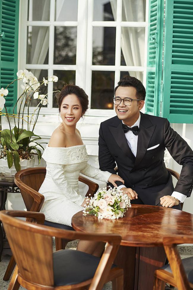 1520961055-243-mc-chung-toi-la-chien-si-duc-bao-tung-bo-anh-cuoi--ngot-ngao-voi-ba-xa-btv-xinh-dep-batch_xxx1918-15209075705361871294300-1520956263-width650height975 7