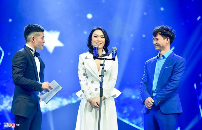 My Tam va cach hanh xu 'chang giong ai' tai le trao giai Cong hien hinh anh 3