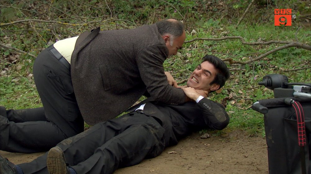 8.Zemxit giang duoc sung va xong vao bop co Ali 3