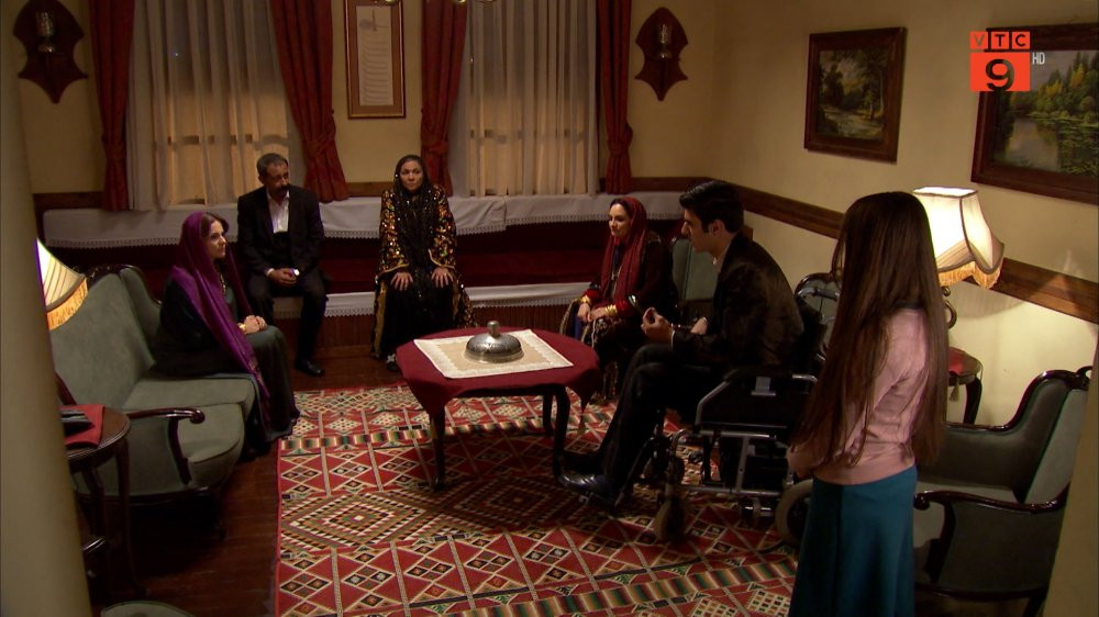 3.Ali thua nhan viec co di gap Suna voi ca gia dinh va tiep tuc chi trich nhung luat le da gay ra dau kho cho moi nguoi 3