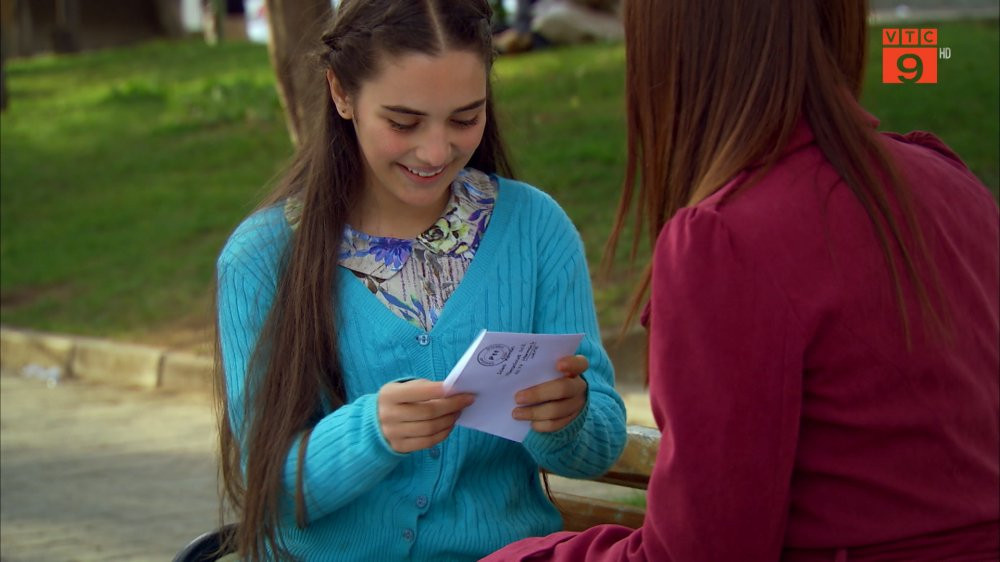 1.Zehra lai len di gap co Melek de khoe la thu ma me co be hoi am