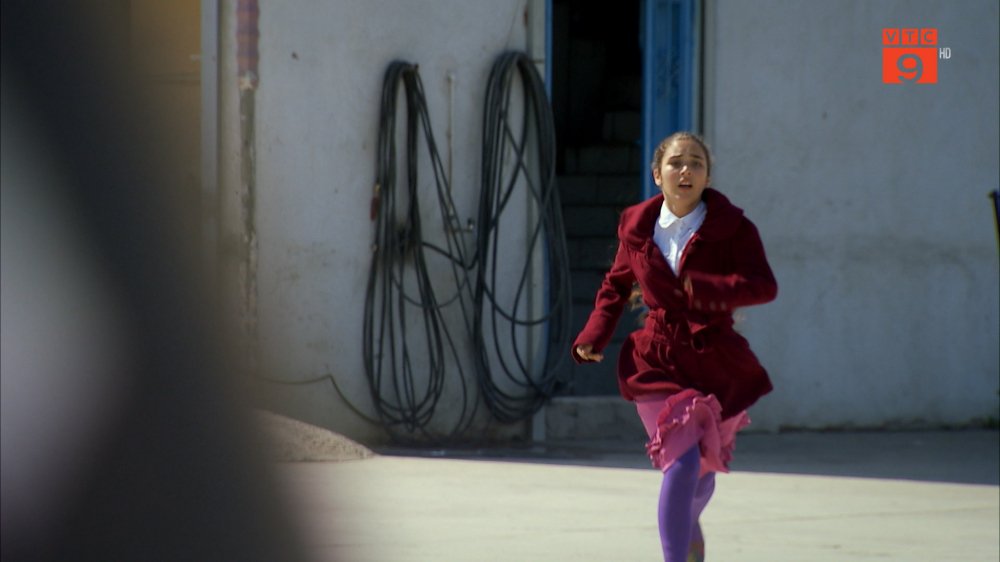 10.Zehra bo tron nhan luc Aiseo khong de y 24