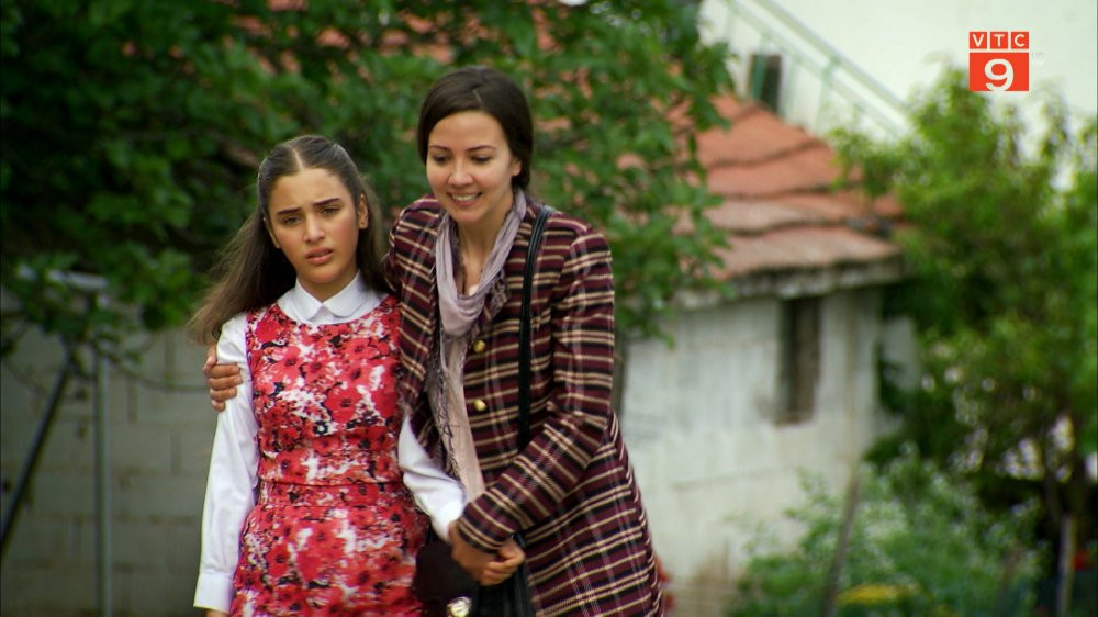 1.Aiseo vui mung khi dc doan tu voi Zehra, nhung co be thi ko he cam thay vay 16