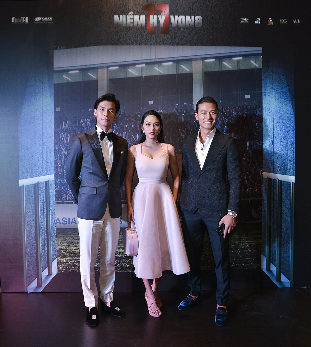 Dien vien Nhan Phuc Vinh, Hieu Nguyen va Thanh Tu xuat hien tai su kien ra mat bo phim 11 Niem Hy Vong o Ha Noi
