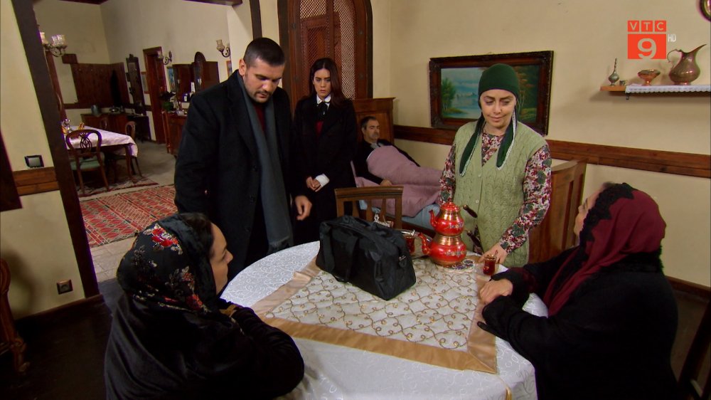 Devran mang tien ve tra cho Azad 8