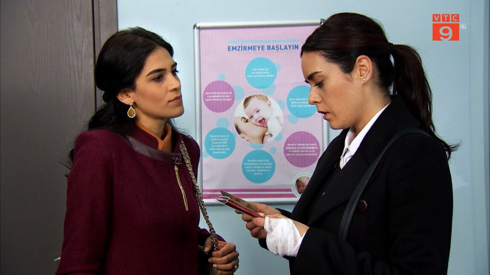 Layla da kip lay ho chieu ra cho Melek truoc khi Devran kiem tra tui xach 9