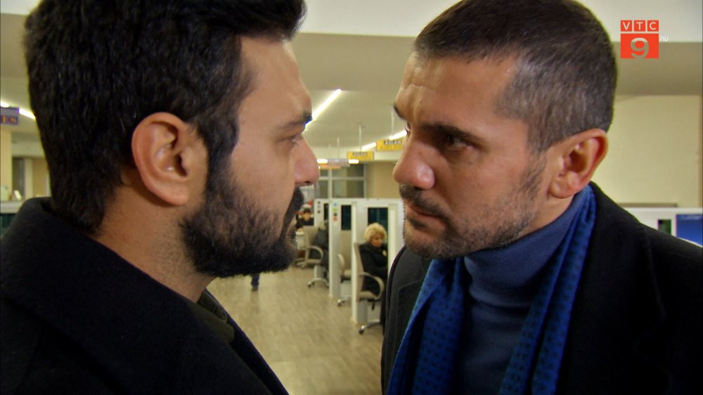 Devran den san bay de co gang niu giu Melek, thay Azad, Devran noi con ghen 6