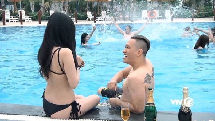 nhung-canh-nong-bong-mat-cua-thanh-bi-va-viet-anh-trong-nguoi-phan-xu-2