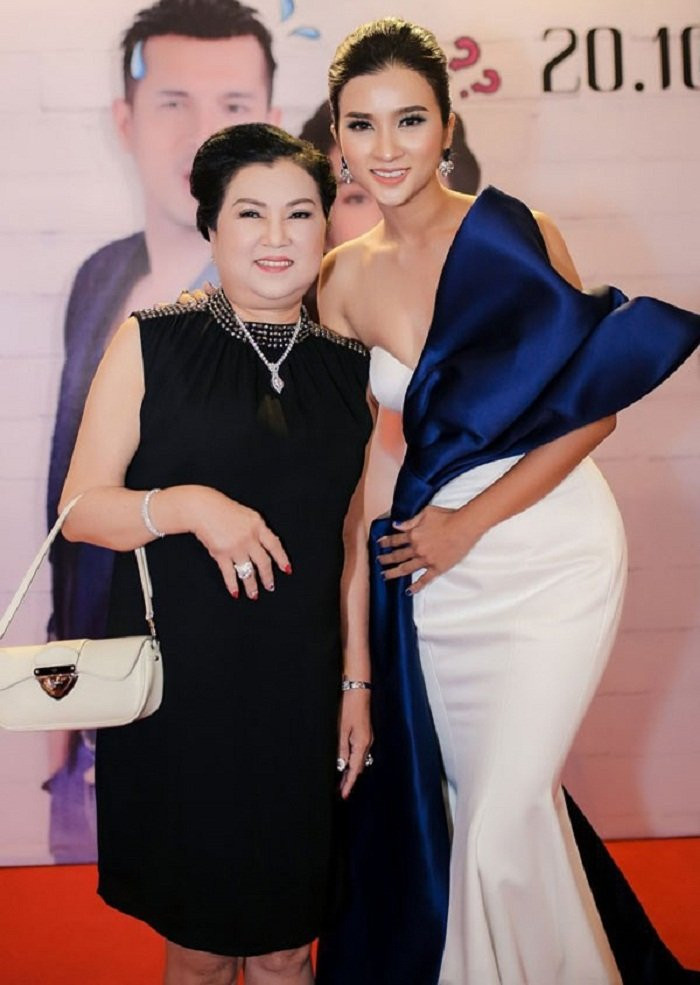 photo-1-1527387739328904495288-1611131 37