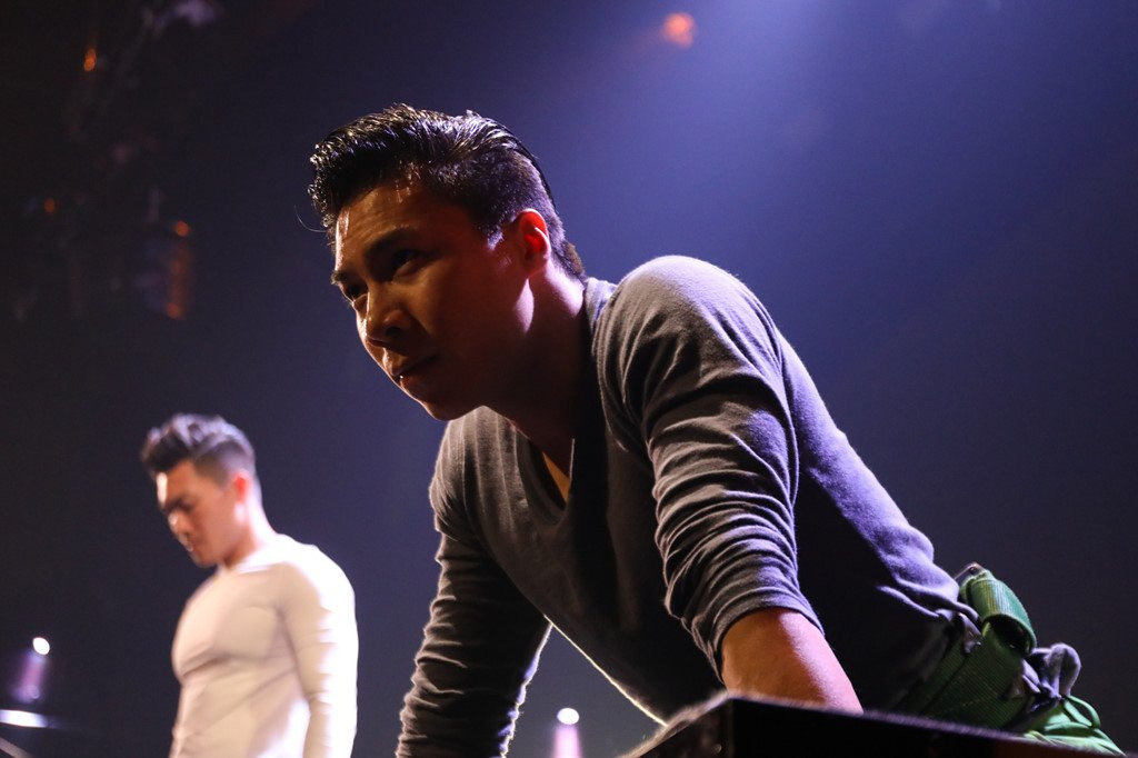 Quoc Co, Quoc Nghiep nam nghi o cau thang trong hau truong Got Talent hinh anh 7