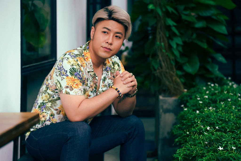 Akira Phan: 'Oan lung tra no 4 ty thay ban, ban gai cat co tay de doa' hinh anh 3