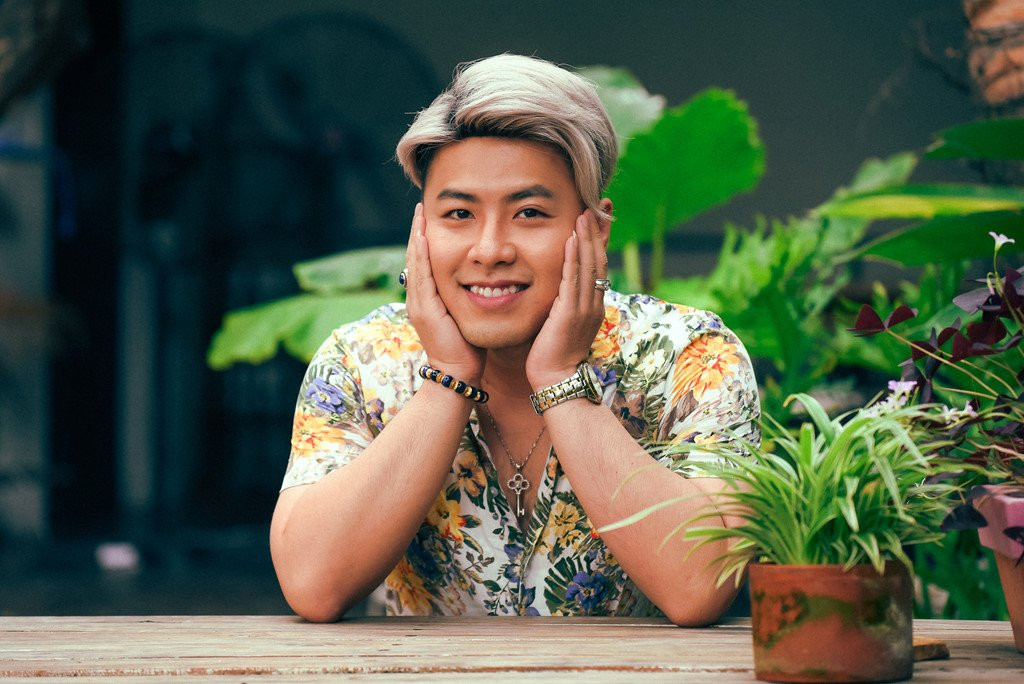 Akira Phan: 'Oan lung tra no 4 ty thay ban, ban gai cat co tay de doa' hinh anh 5