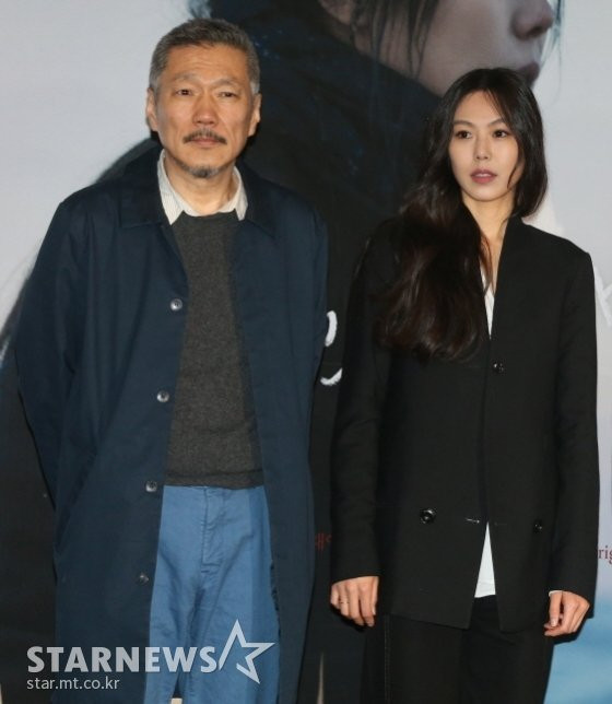 Đạo diễn Hong Sang Soo và diễn viên Kim Min Hee.