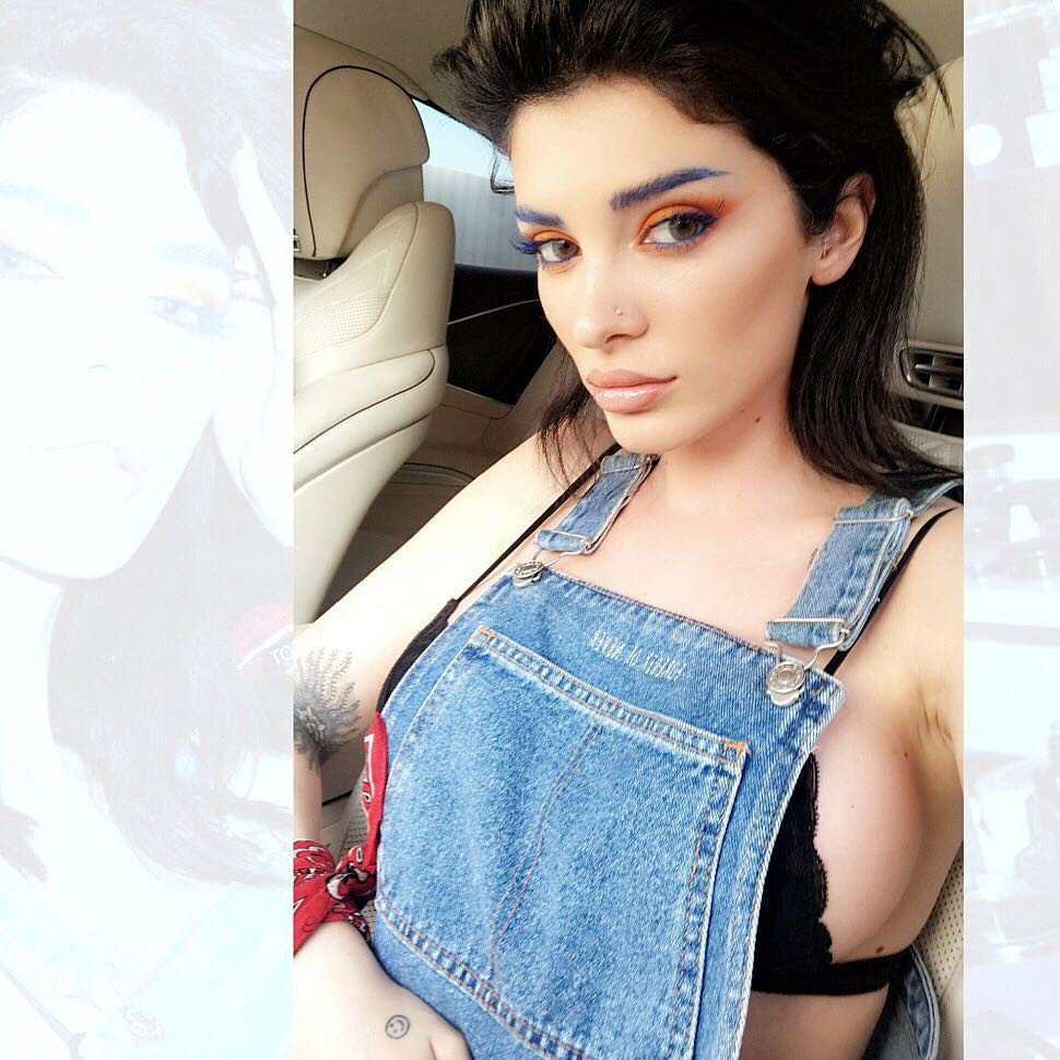 Nhan sắc nóng bỏng của mỹ nhân Kosovo hát ca khúc World Cup 2018 chính thức - Ảnh 8.