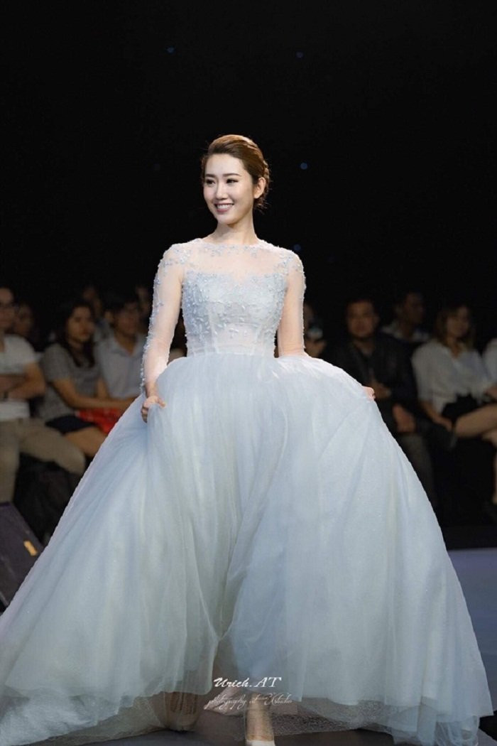 thuy-ngan-12-do-yeu-1 3