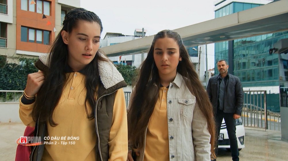 Zehra den truong hoc chung voi con gai Miza 15