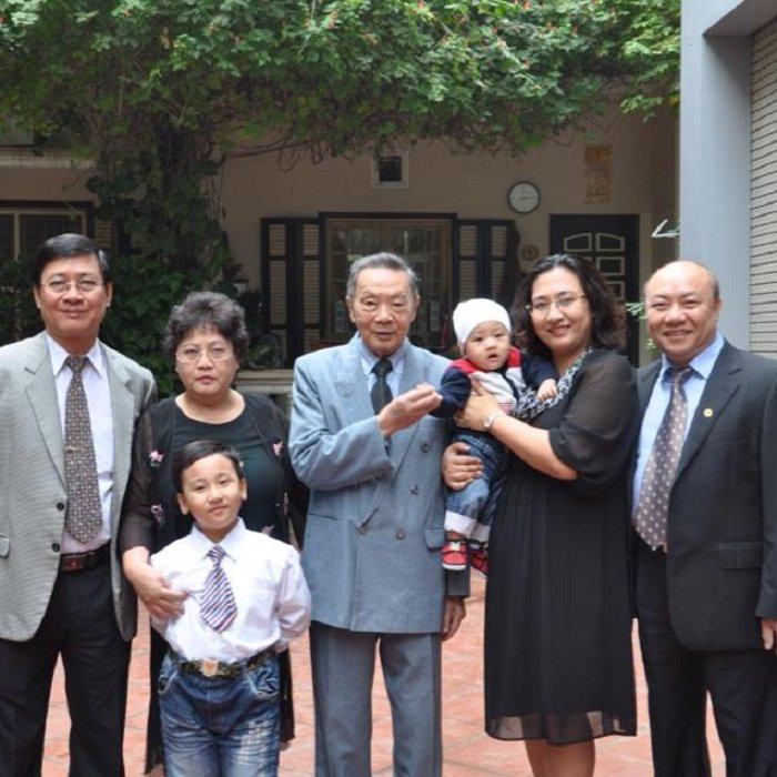 1456013_10201462174851223_821136388_n 31