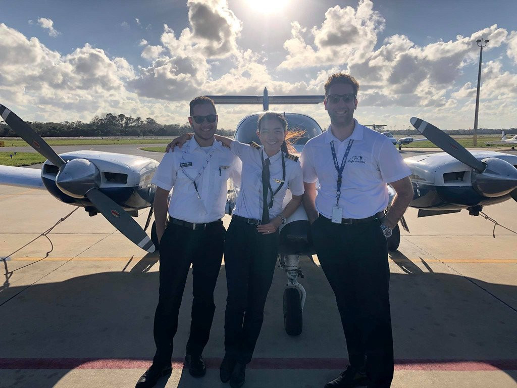 Dien vien Viet bo showbiz lam phi cong ket hon voi chong Tay hinh anh 9