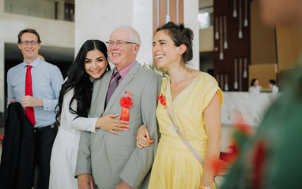 Dien vien Viet bo showbiz lam phi cong ket hon voi chong Tay hinh anh 3