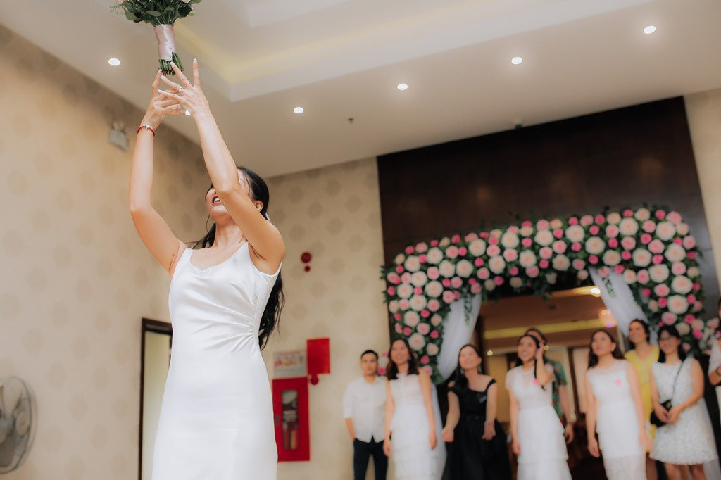 Dien vien Viet bo showbiz lam phi cong ket hon voi chong Tay hinh anh 7