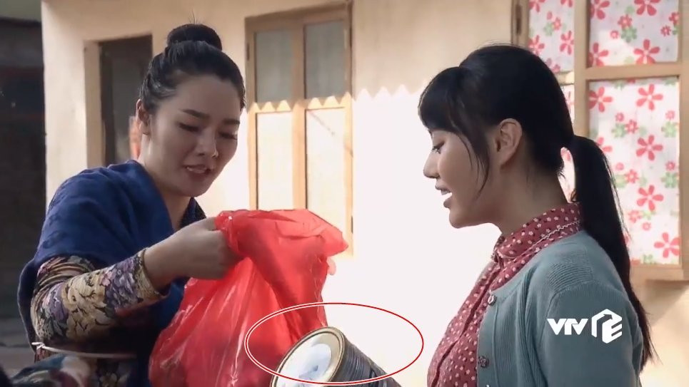 Fan đua nhau nhặt sạn hài hước trong 'Quỳnh búp bê'