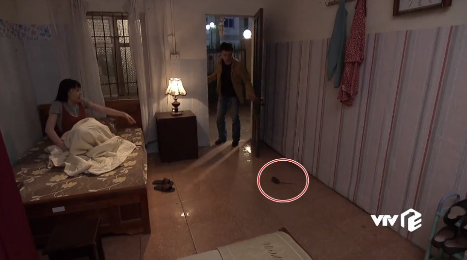 Fan đua nhau nhặt sạn hài hước trong 'Quỳnh búp bê'