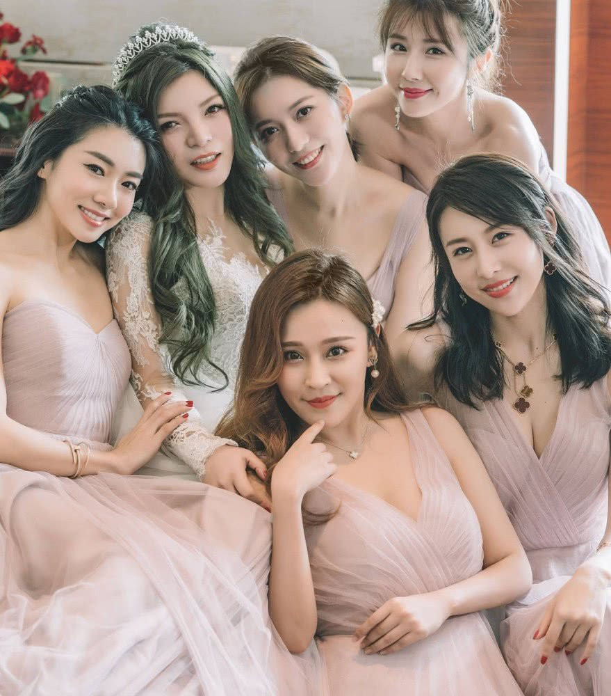 Trieu Vy xinh dep khi du le cuoi 'thien kim' nha giau Trung Quoc hinh anh 7