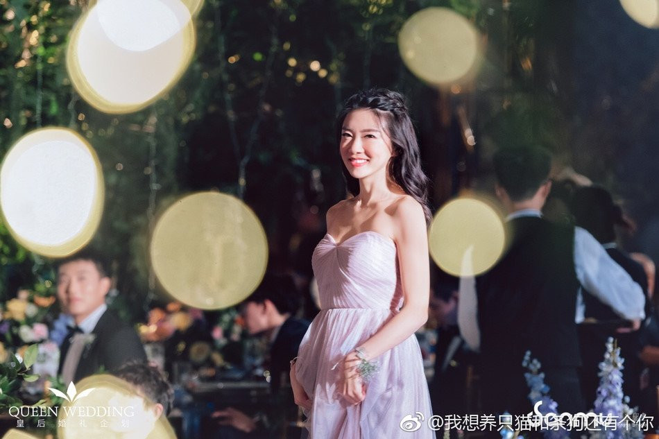 Trieu Vy xinh dep khi du le cuoi 'thien kim' nha giau Trung Quoc hinh anh 6