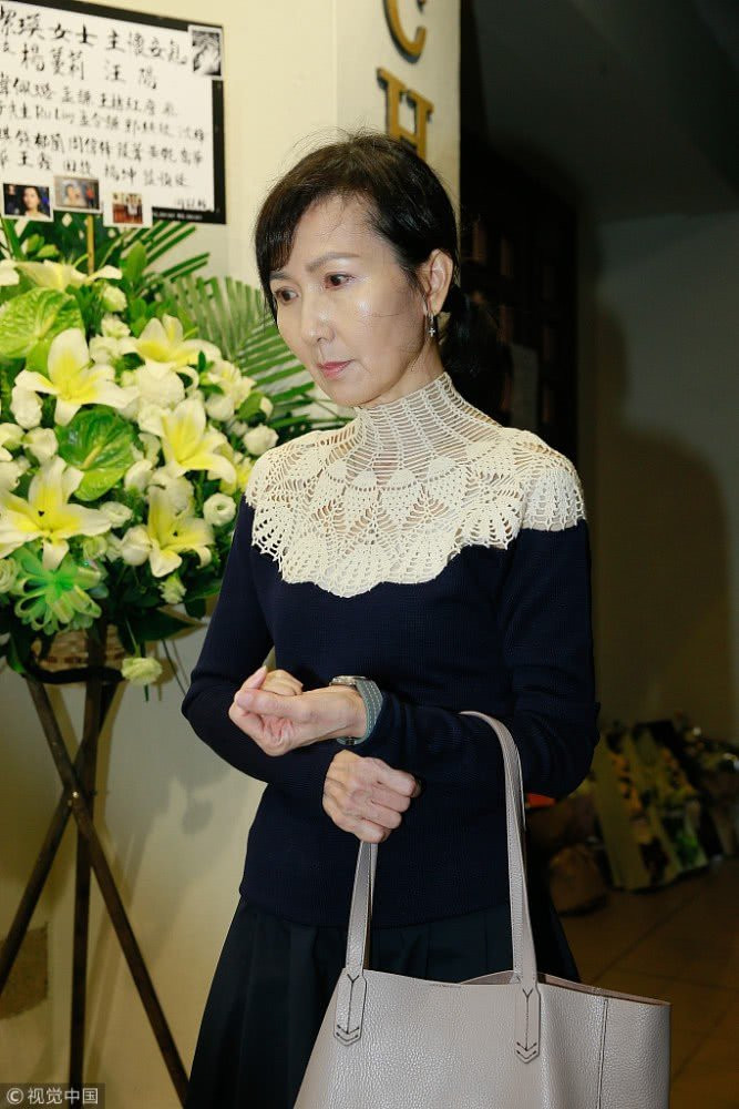 Tang lễ Lam Khiết Anh: Trương Vệ Kiện buồn bã, chị gái lặng người trước di ảnh xinh đẹp của nữ diễn viên - Ảnh 6.