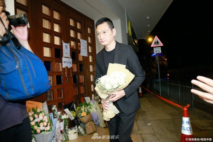 Tang lễ Lam Khiết Anh: Trương Vệ Kiện buồn bã, chị gái lặng người trước di ảnh xinh đẹp của nữ diễn viên - Ảnh 7.