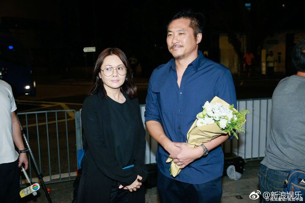 Tang lễ Lam Khiết Anh: Trương Vệ Kiện buồn bã, chị gái lặng người trước di ảnh xinh đẹp của nữ diễn viên - Ảnh 9.