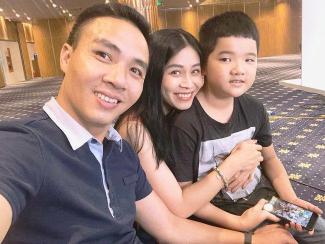 Chồng sắp cưới rất yêu thương con riêng của Hoàng Linh, còn nữ MC đối xử với con riêng của Mạnh Hùng như thế nào? - Ảnh 4.