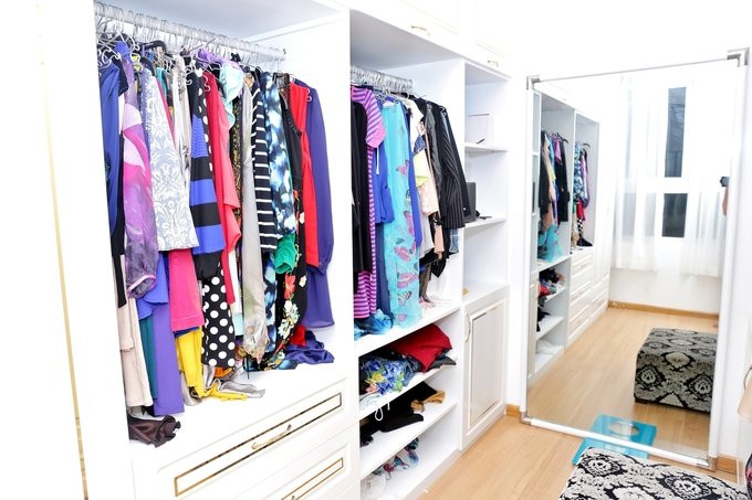 12-minh-hang-Versace-dress-1385-1534480002 10