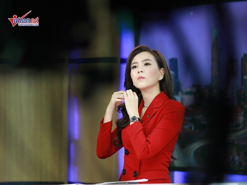 Mai Ngọc 'thời tiết' hồi hộp không ngủ được trước giờ lên sóng chương trình thời sự