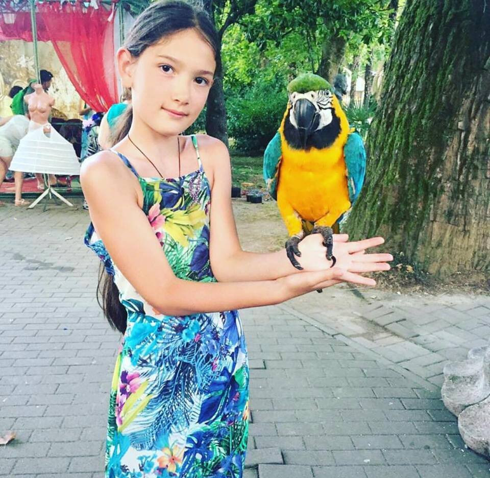 Em gái diễn viên múa ít người biết của thủ thành Đặng Văn Lâm