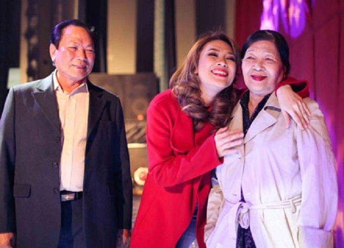 gia-dinh-ca-si-my-tam1-15571861777621636967609-1025271 5