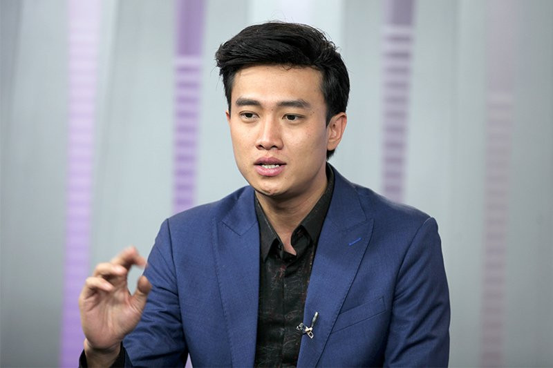 Vũ 'Về nhà đi con' ngoài đời là đại gia, không biết mình có bao nhiêu tiền