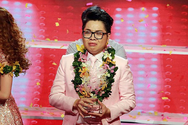 Cuộc sống ở nhà sang, đi xe hơi tiền tỷ và có 10 sổ tiết kiệm của Đức Phúc - Ảnh 1.