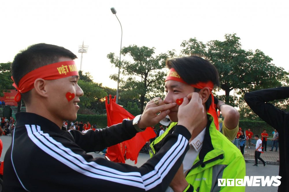 47396664_2201881060100561_7995529522168463360_n 9