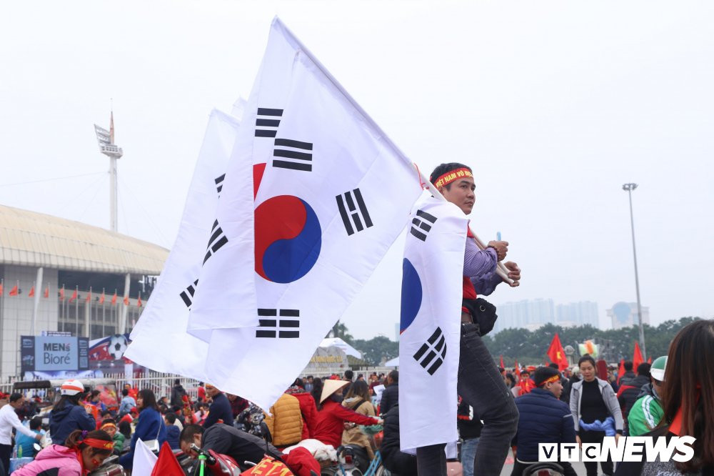 48275220_290382554952423_1912489932648087552_n 8